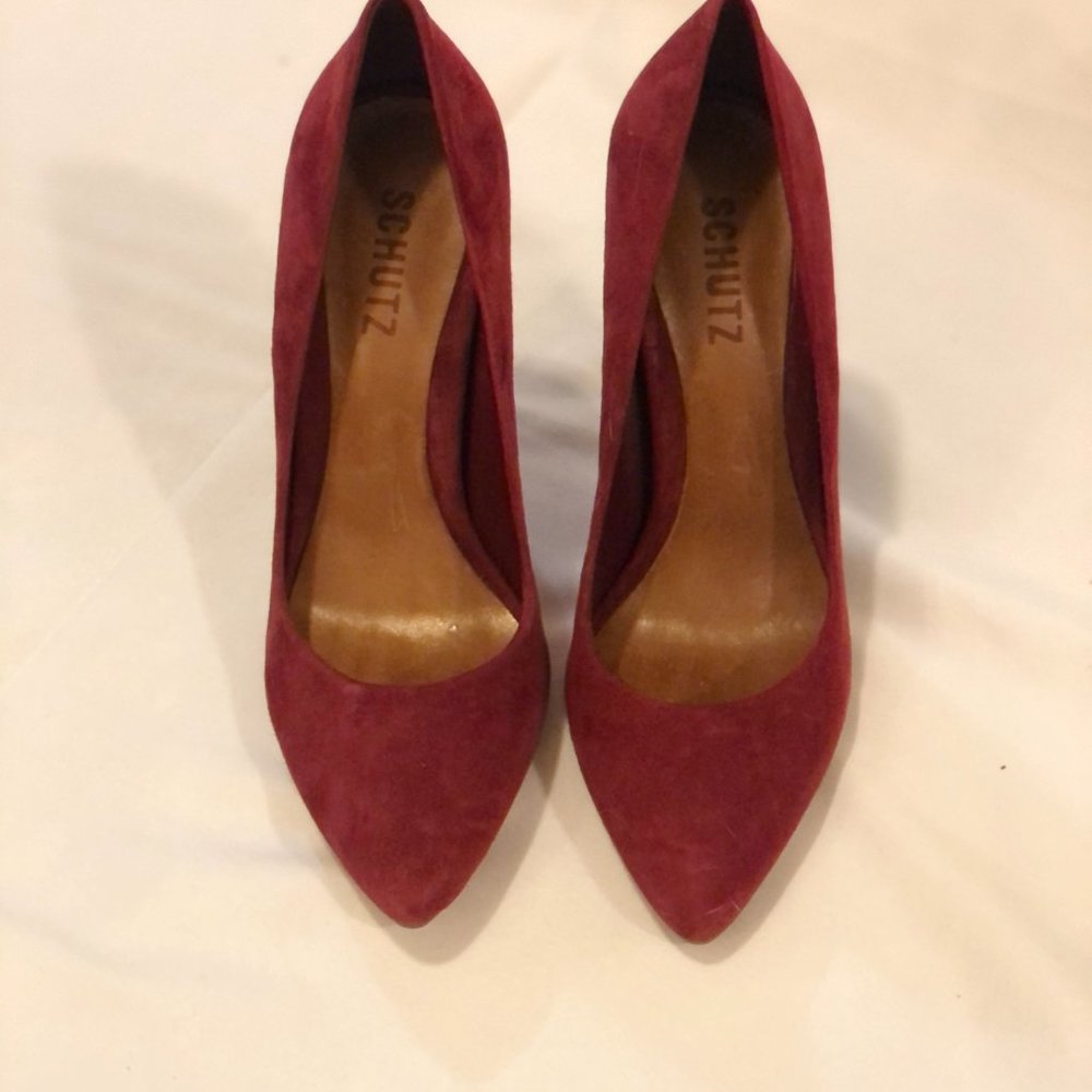 Schutz Maroon Suede Pump Size 6B